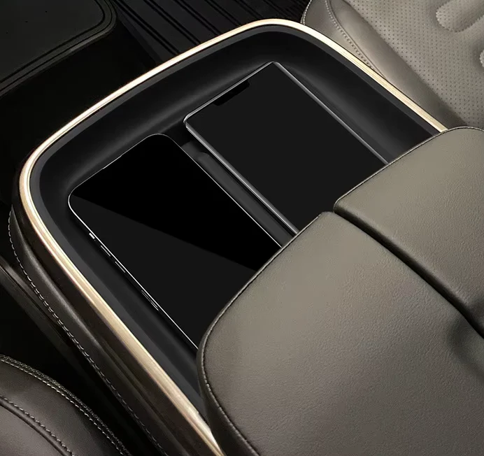 Silicone Wireless Charging Pad, Center Console, Black, for Rivian R1T, R1S - Image 3