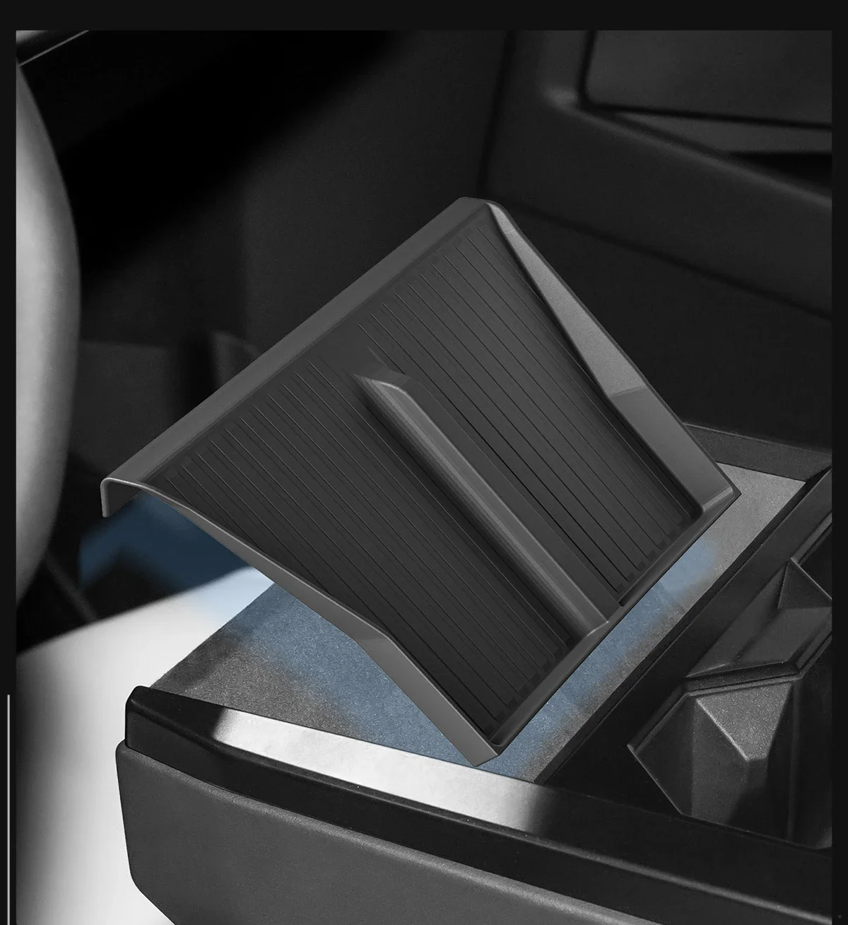 Tesla Cybertruck Center Console Wireless Charging Mat, 2023-2024 - Image 3