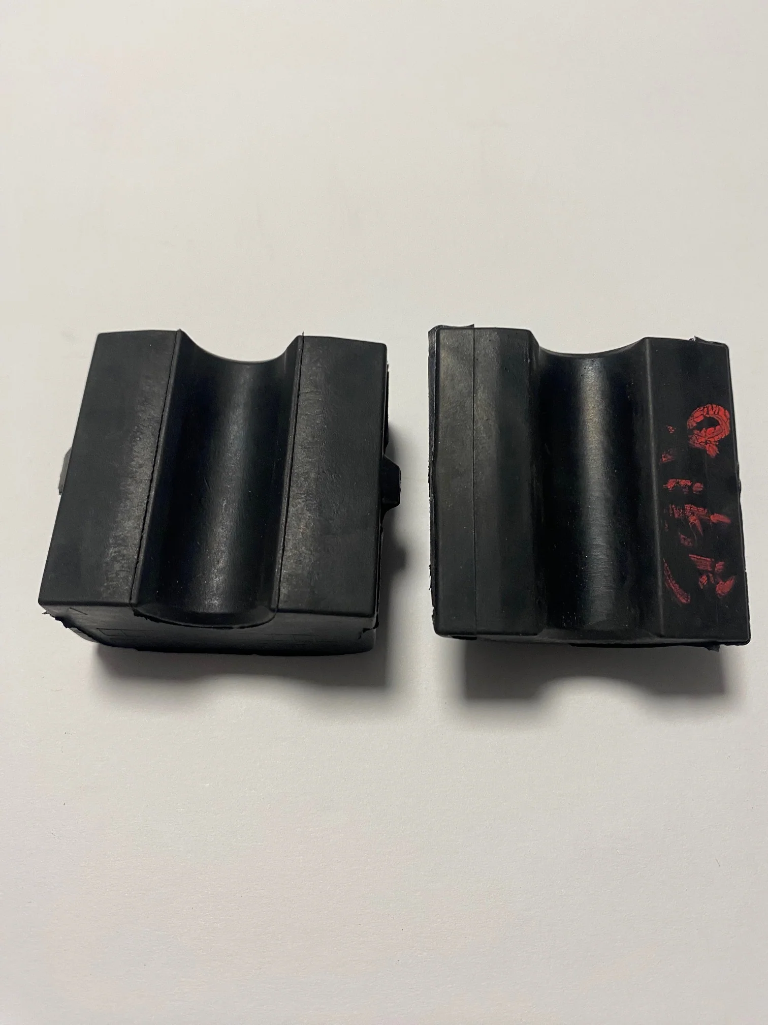 Tesla Model 3 Rear Sway Bar Stabilizer Bushing, 16mm, 2017-2024 - Image 2