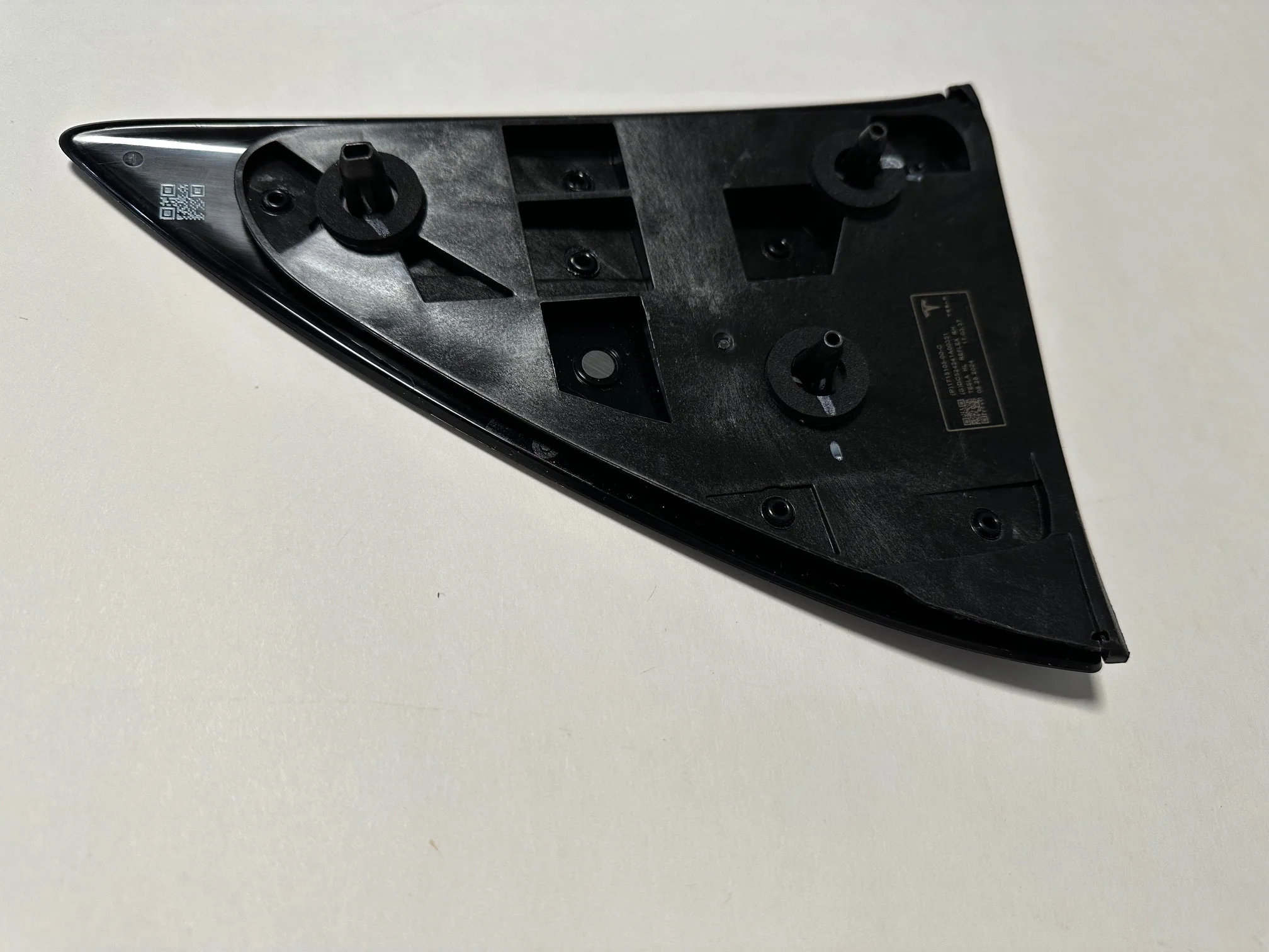 Tesla Model 3 Highland Right Rear Quarter Panel Reflector, 2024-2026 - Image 2
