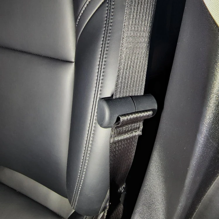 Tesla Model 3, Y Seatbelt Buckle Protective Silicone Covers, Black, 2017-2026 - Image 3