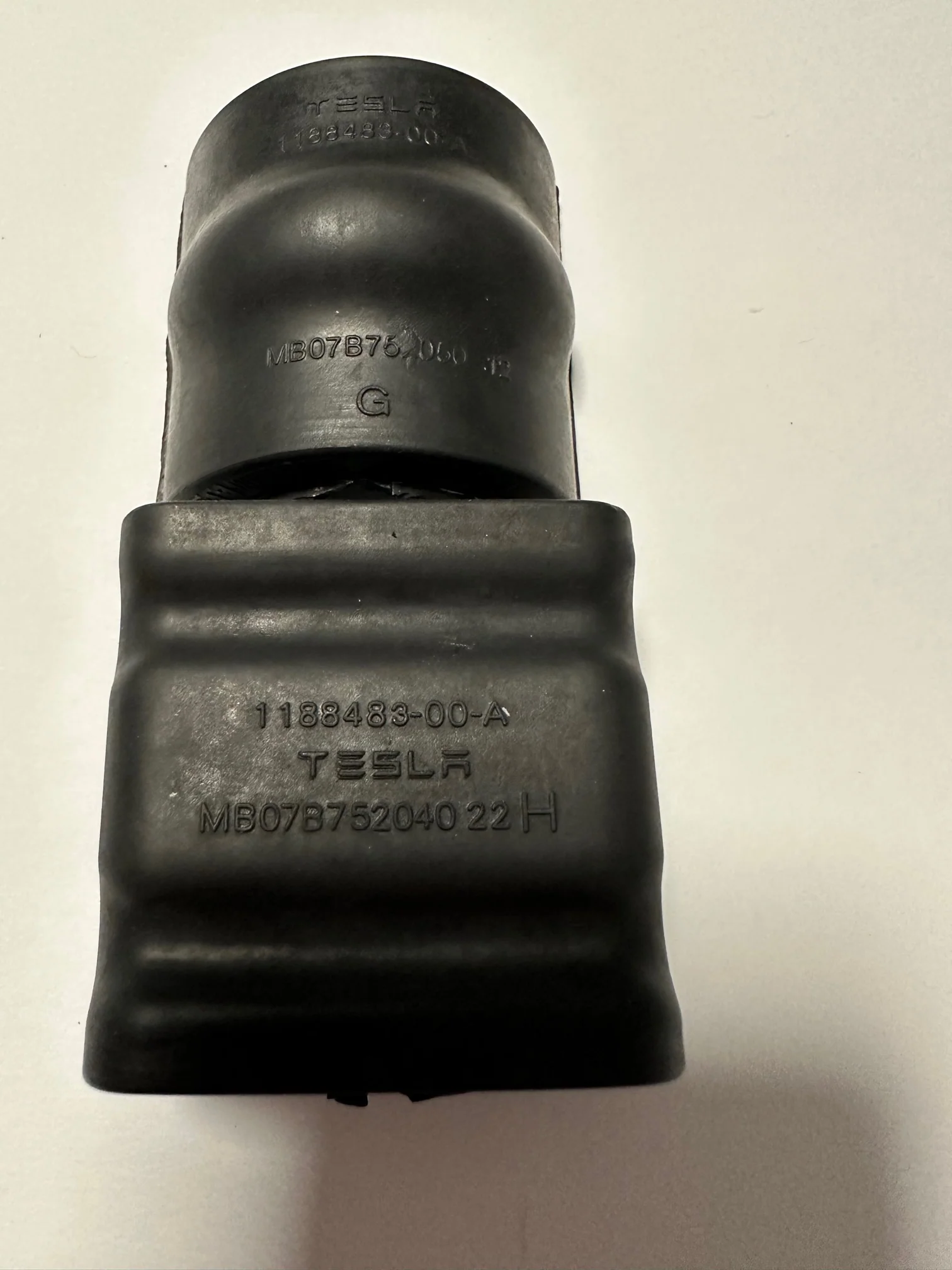 Tesla Model S Rear Sway Bar Stabilizer Bushing, 2012-2021 - Image 3