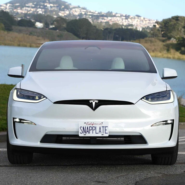 Tesla Model X SNAPPLATE Front License Plate Mount, Removable, 2021-2025 - Image 3