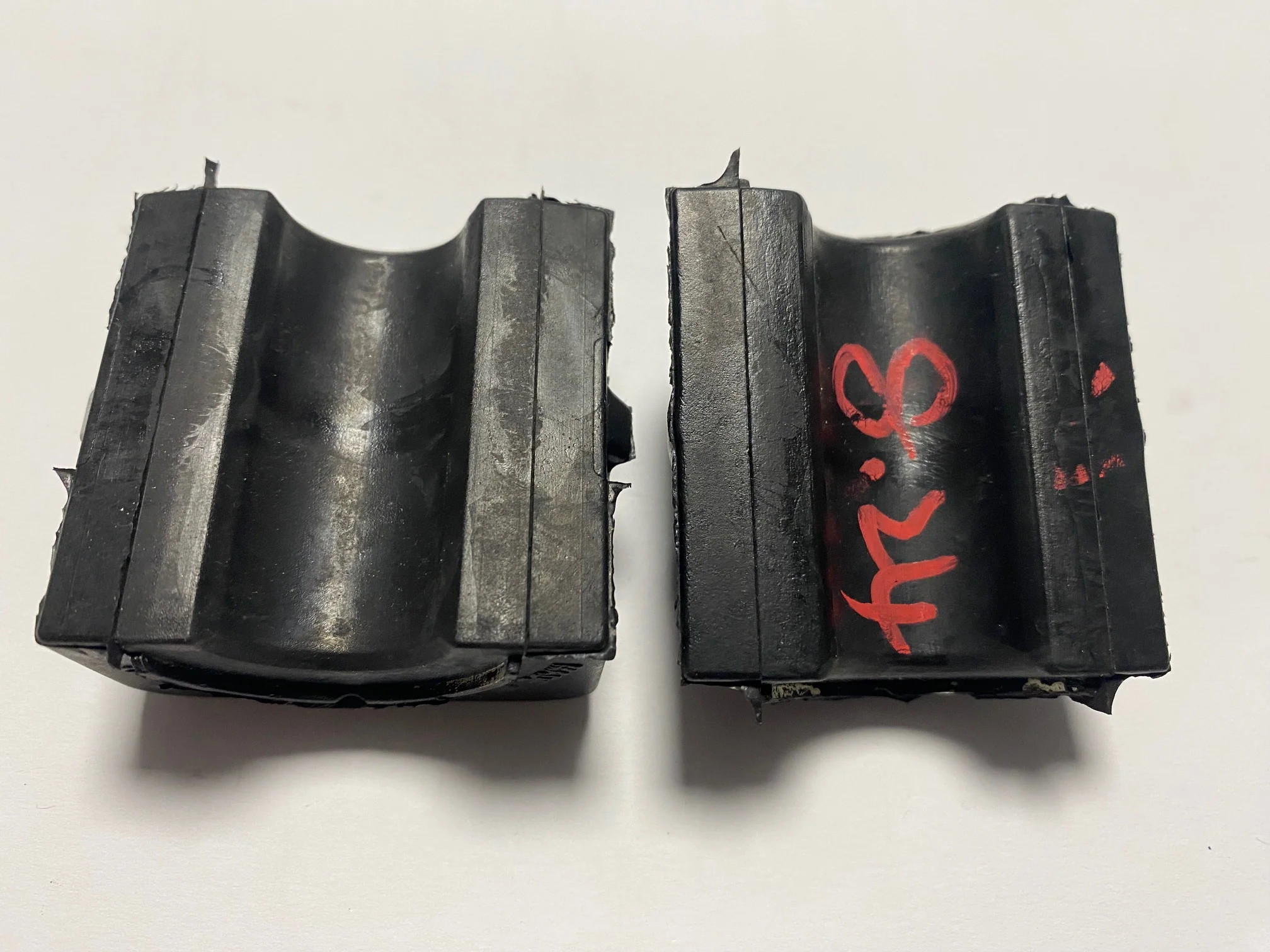 Tesla Model 3 Rear Sway Bar Stabilizer Bushing, 19.6mm, 2017-2024 - Image 2