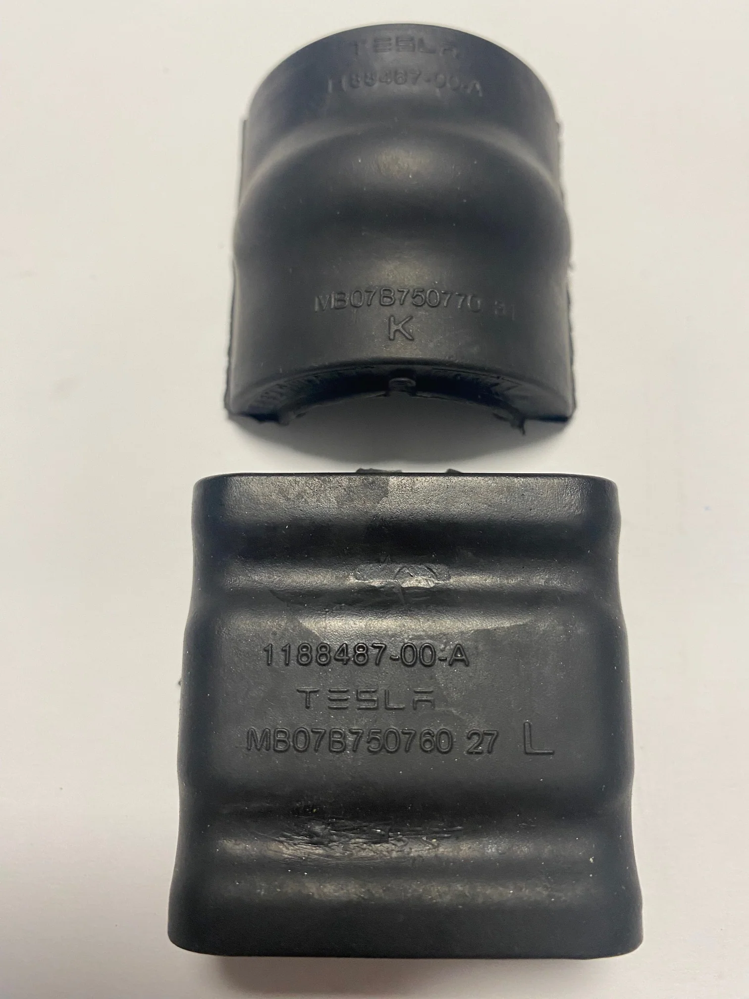 Tesla Model Y, Rear Sway Bar Stabilizer Bushing, 25.2mm, 2020-2024 - Image 3