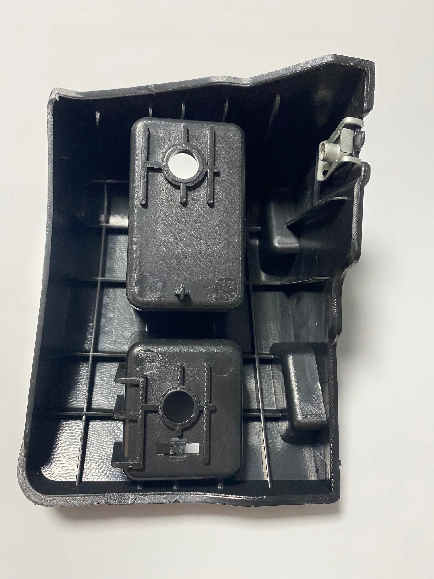 Tesla Model Y Rear Taillight Bracket Assembly, Left, 2020-2024 - Image 3