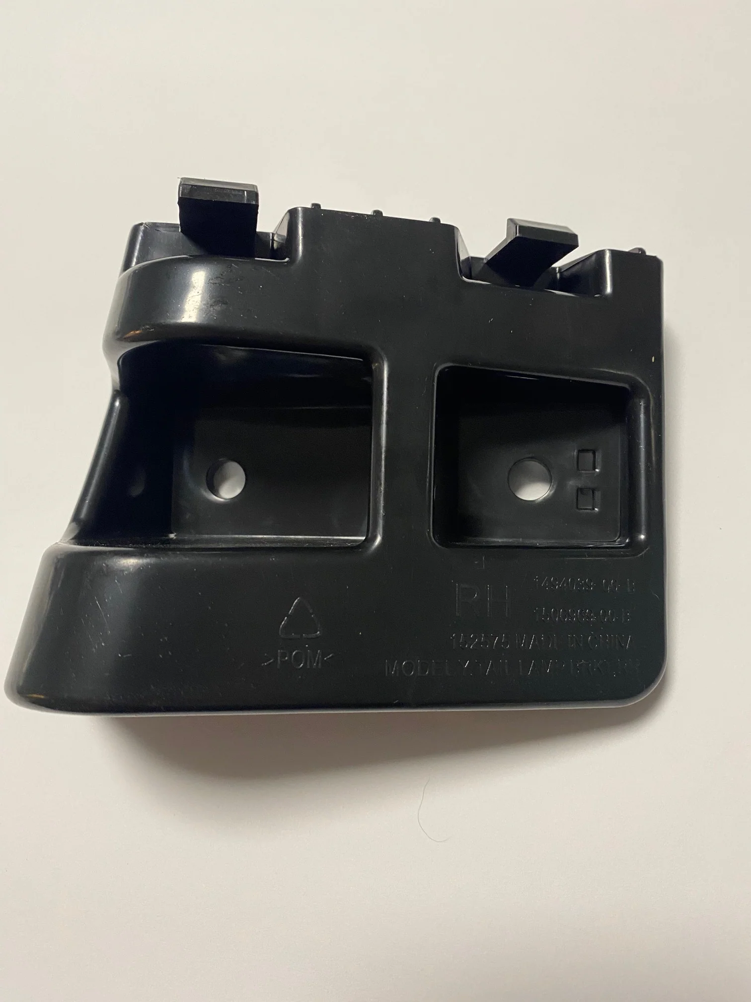 Tesla Model Y Rear Taillight Bracket Assembly, Right, 2020-2024