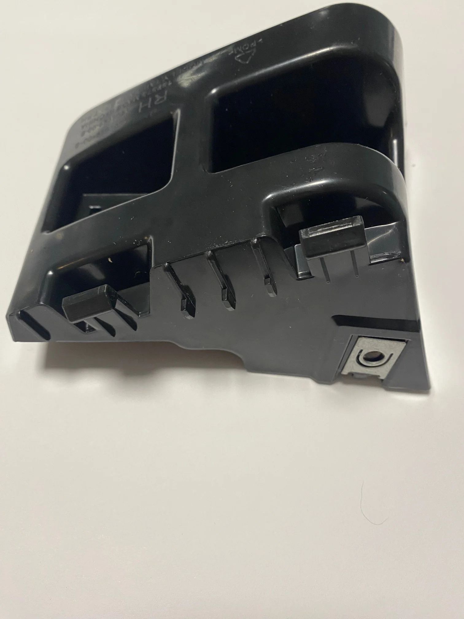 Tesla Model Y Rear Taillight Bracket Assembly, Right, 2020-2024 - Image 2