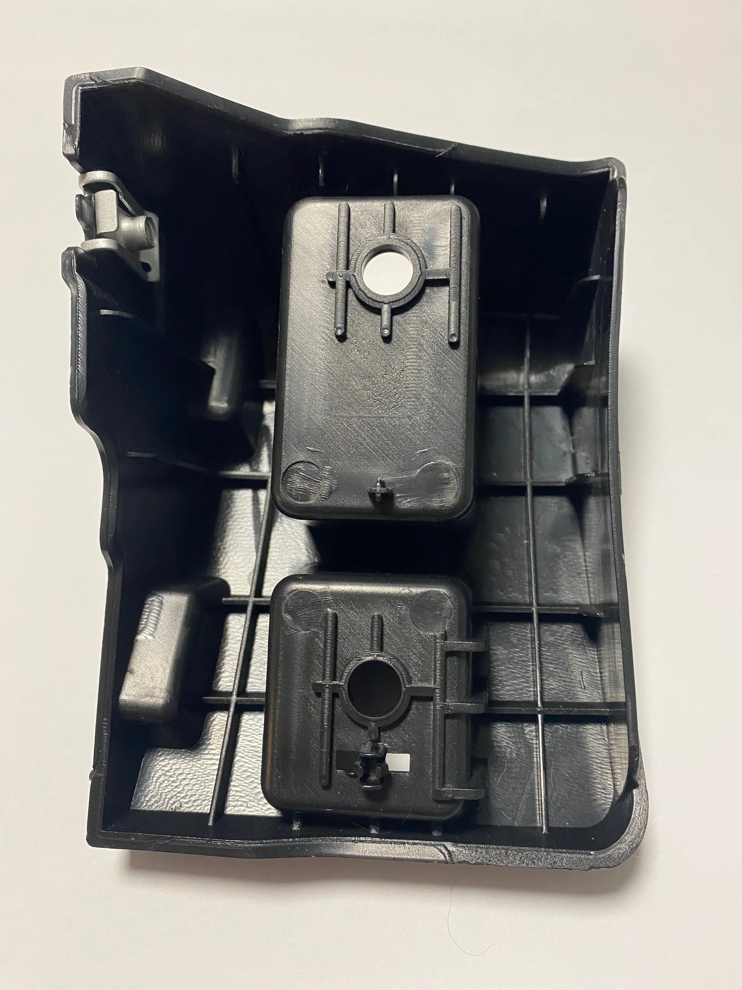 Tesla Model Y Rear Taillight Bracket Assembly, Right, 2020-2024 - Image 3