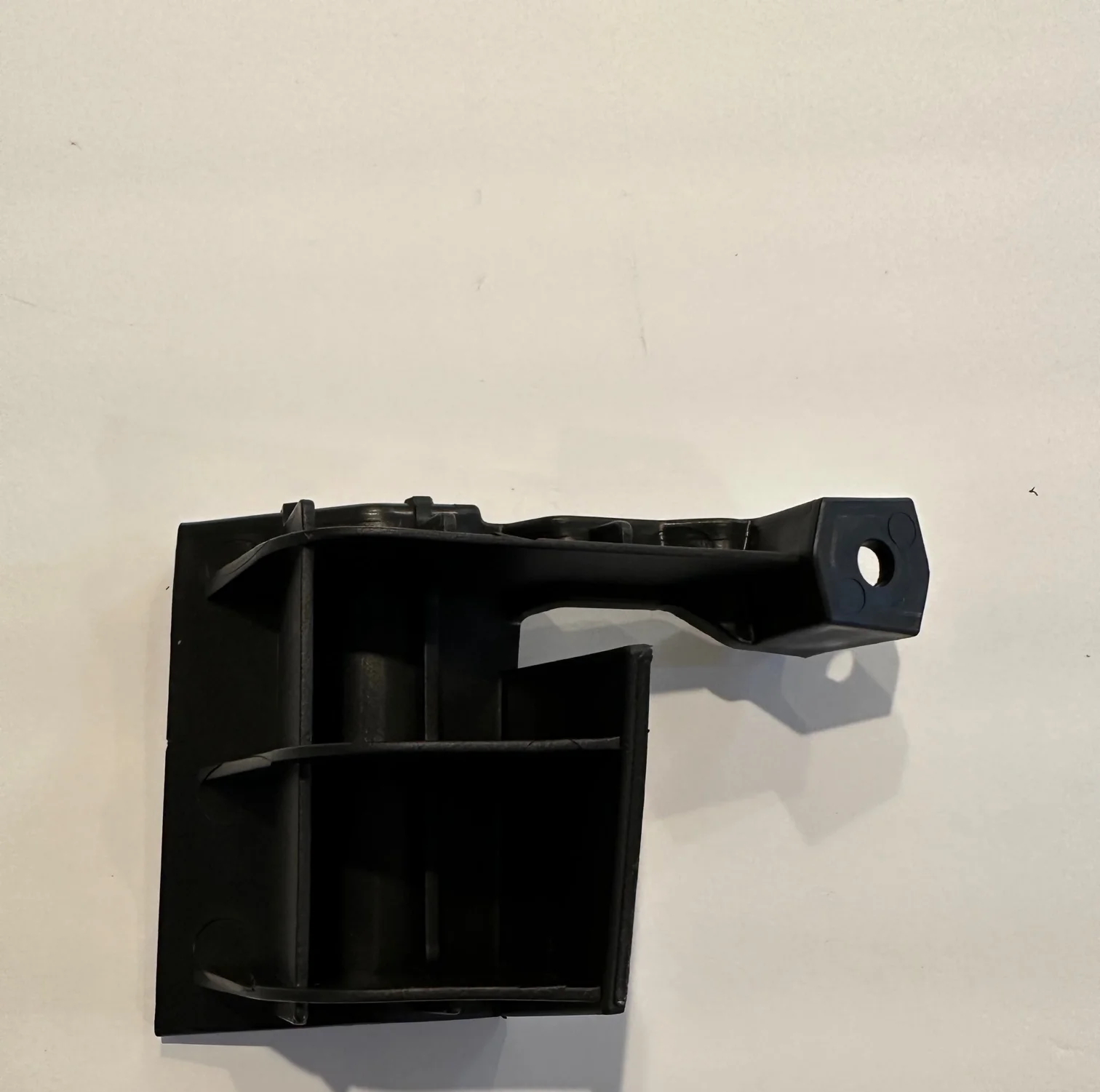 Tesla Model Y Rocker Panel Bracket Clip Support, Right, 2020-2024 - Image 2