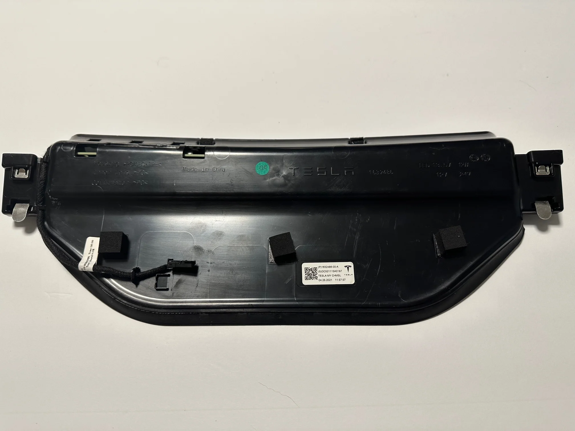 Tesla Model Y Third Brake Light Assembly, 2020-2024 - Image 2